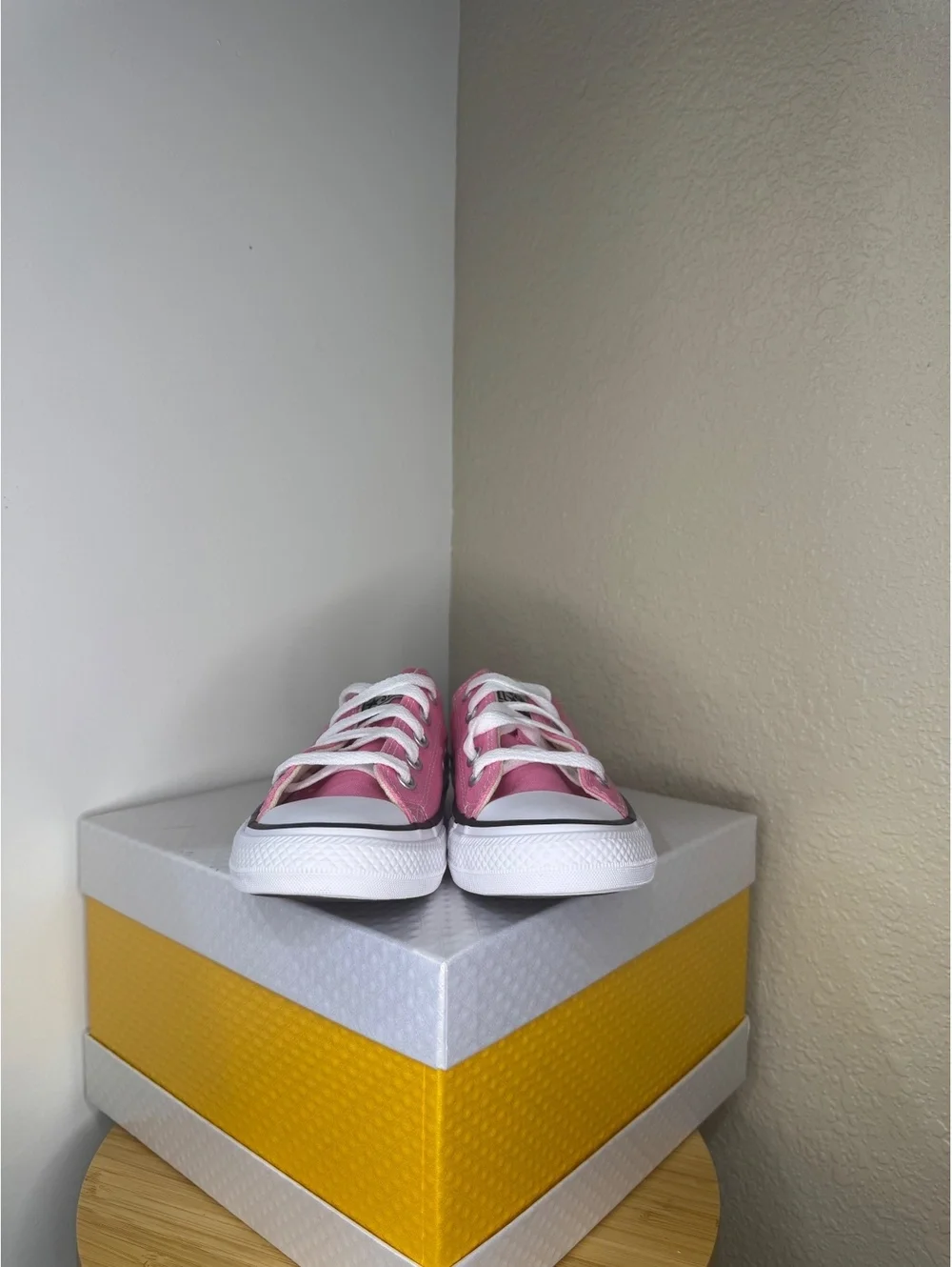 Converse Chuck Taylor All Star Ox Pink Canvas Youth Size 12 Shoes New Box